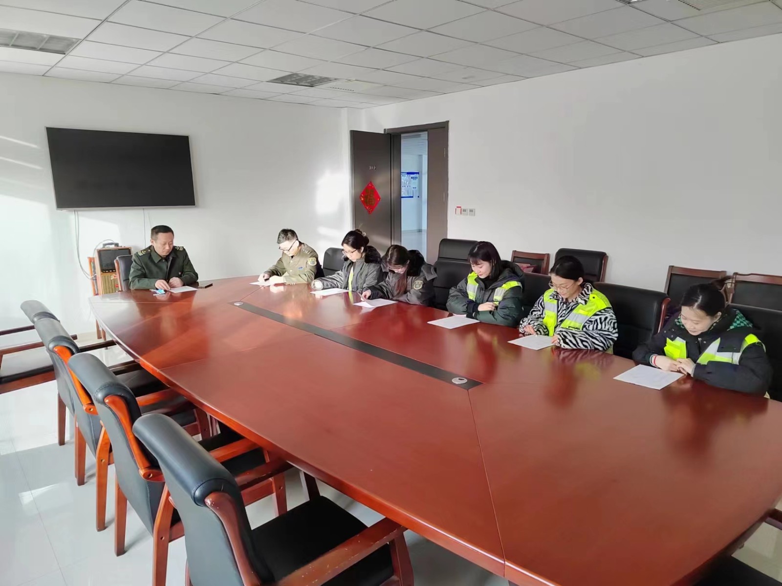 紀(jì)檢會(huì)議.jpg