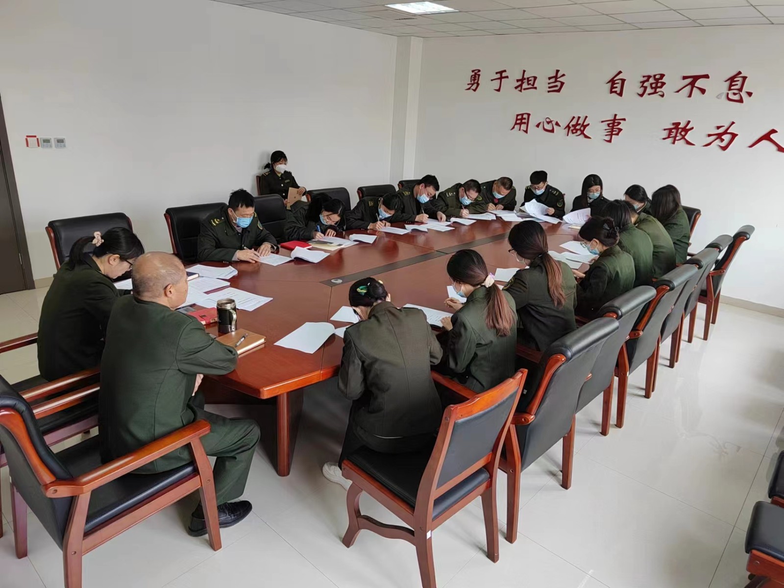 黨的二十屆二中全會(huì)考試.jpg